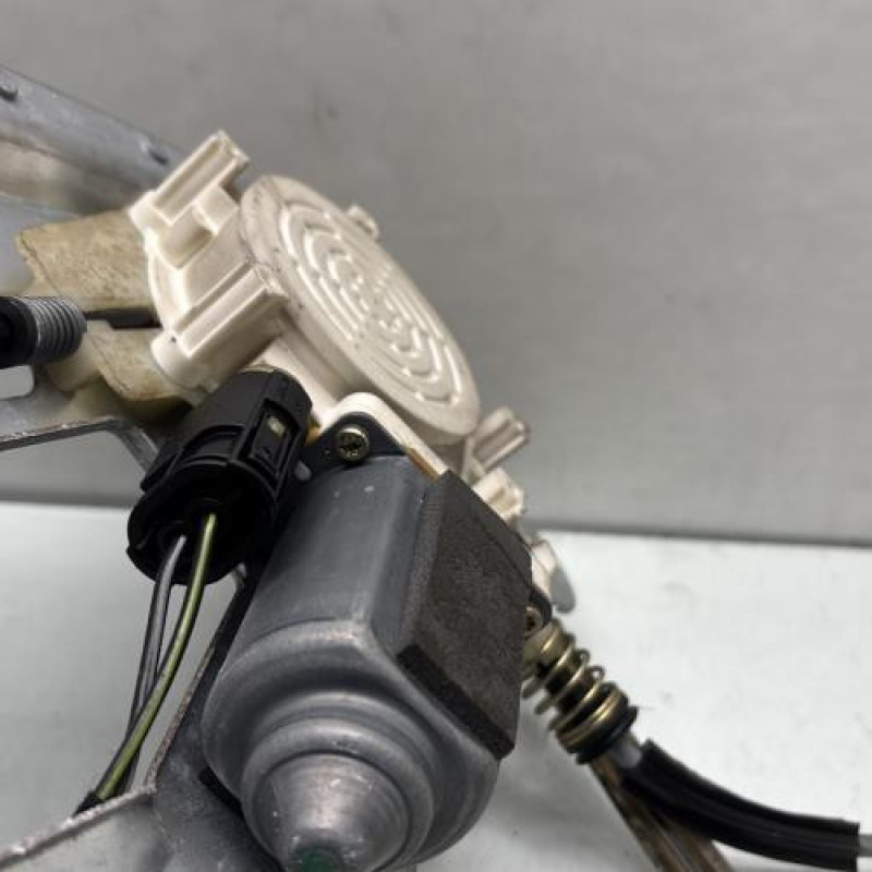 Leve vitre electrique avant gauche BMW SERIE 5 E39 Photo n°9