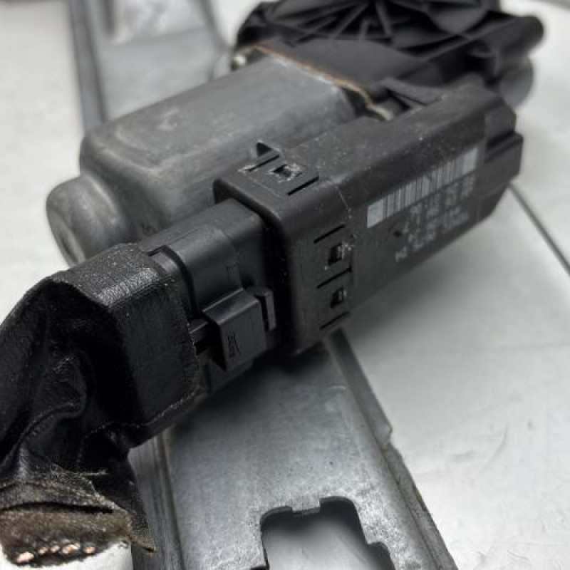 Leve vitre electrique avant gauche RENAULT SCENIC 2 Photo n°4