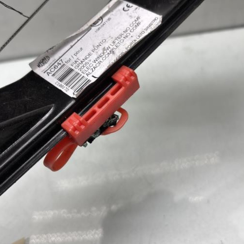 Leve vitre electrique avant gauche FIAT GRANDE PUNTO Photo n°5