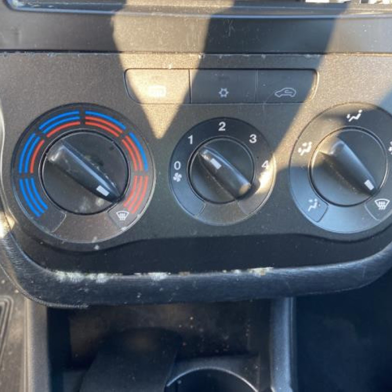 Leve vitre electrique avant gauche FIAT GRANDE PUNTO Photo n°7