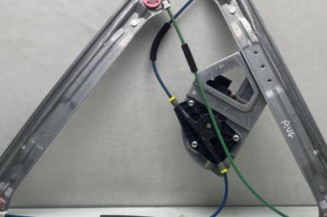 Leve vitre electrique avant gauche PEUGEOT 208 1 Photo n°1