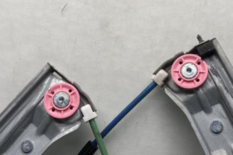 Leve vitre electrique avant gauche PEUGEOT 208 1