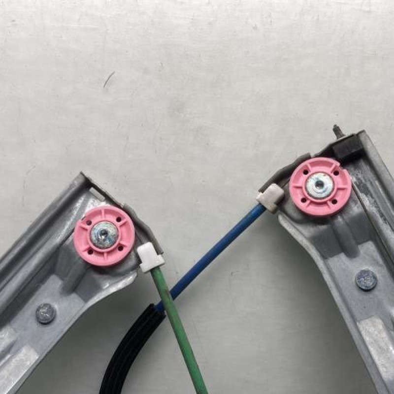 Leve vitre electrique avant gauche PEUGEOT 208 1 Photo n°3