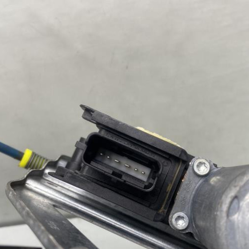 Leve vitre electrique avant gauche PEUGEOT 208 1 Photo n°6