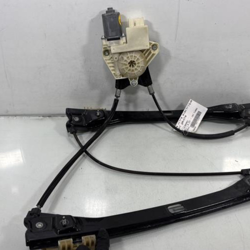 Leve vitre electrique avant gauche SEAT TOLEDO 4 Photo n°1