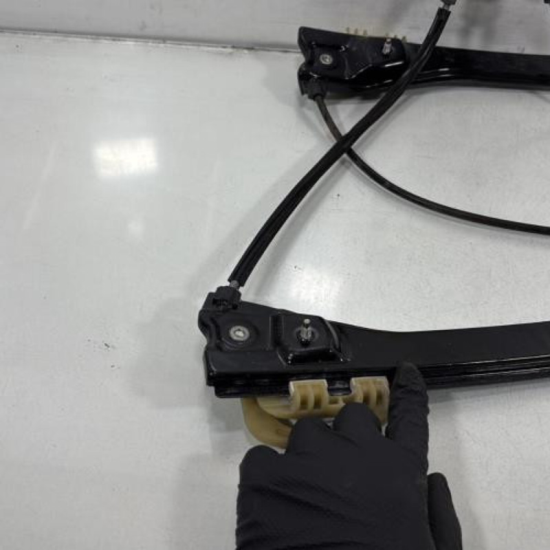 Leve vitre electrique avant gauche SEAT TOLEDO 4 Photo n°2