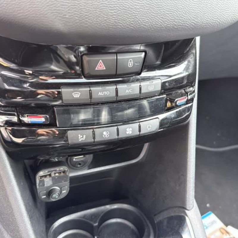 Autoradio d'origine PEUGEOT 208 1 Photo n°15