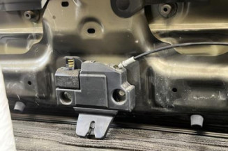 Malle/Hayon arriere LEXUS IS 2