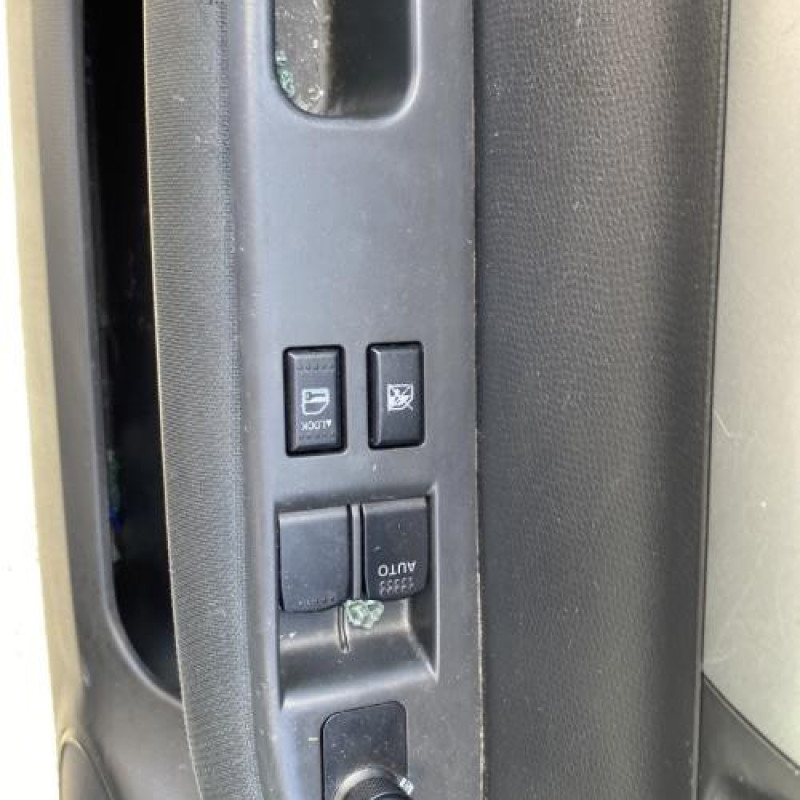 Boitier air bag SUZUKI SWIFT 3 Photo n°14