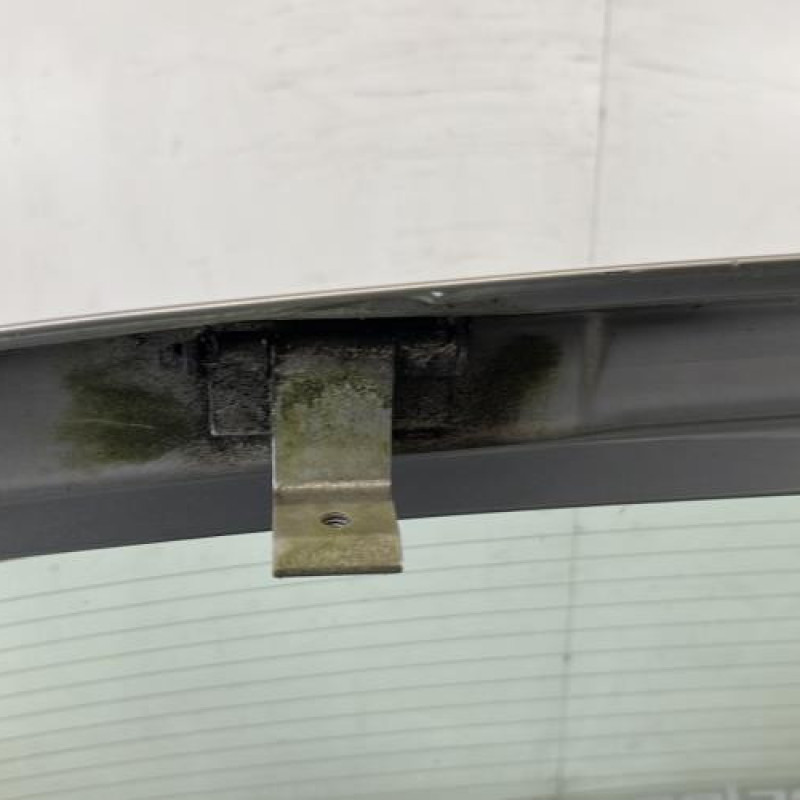 Malle/Hayon arriere OPEL CORSA D Photo n°6