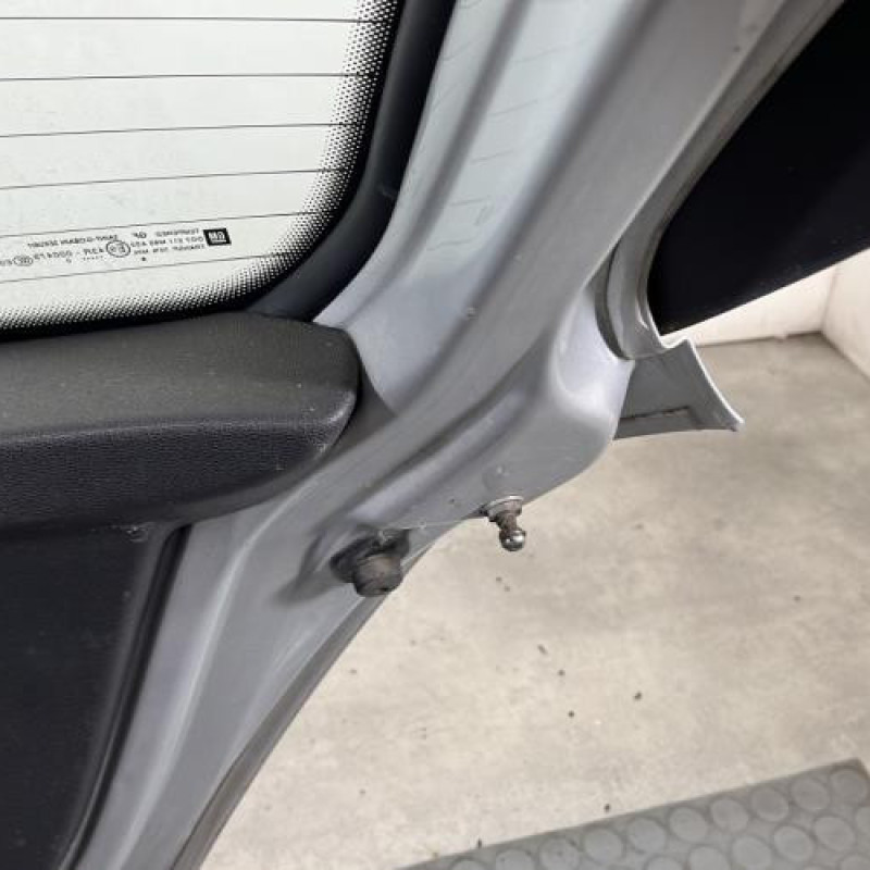 Malle/Hayon arriere OPEL CORSA D Photo n°8