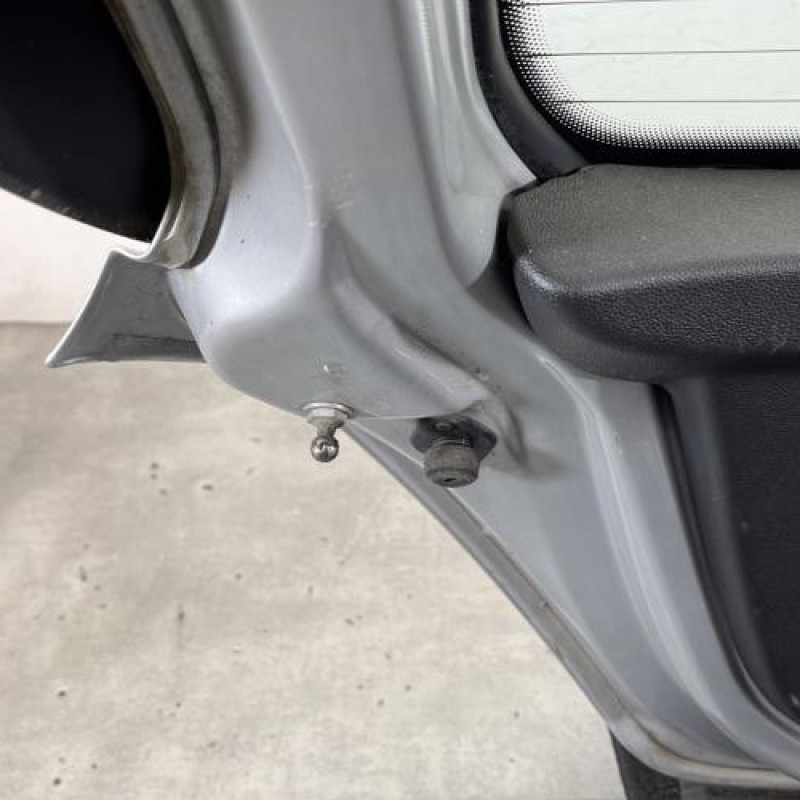 Malle/Hayon arriere OPEL CORSA D Photo n°9