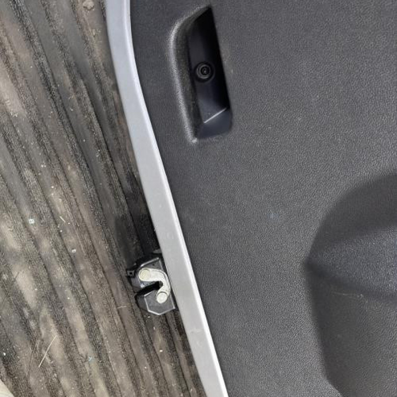 Malle/Hayon arriere OPEL CORSA D Photo n°10