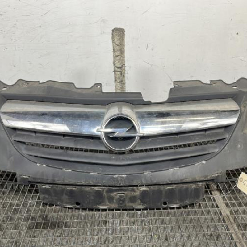 Calandre OPEL CORSA D Photo n°1