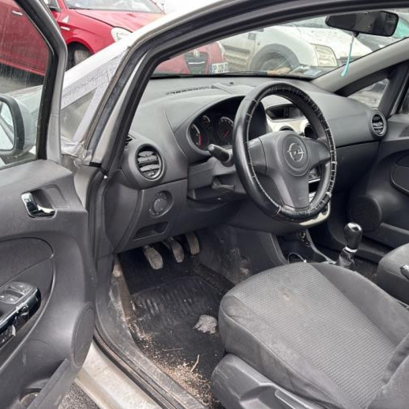 Calandre OPEL CORSA D Photo n°13