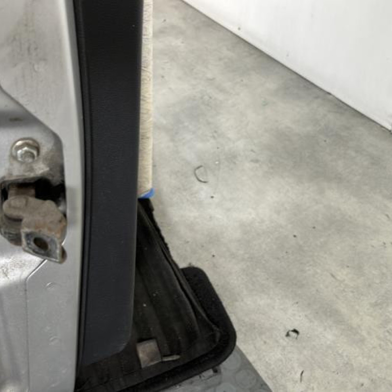 Porte arriere droit OPEL CORSA D Photo n°6