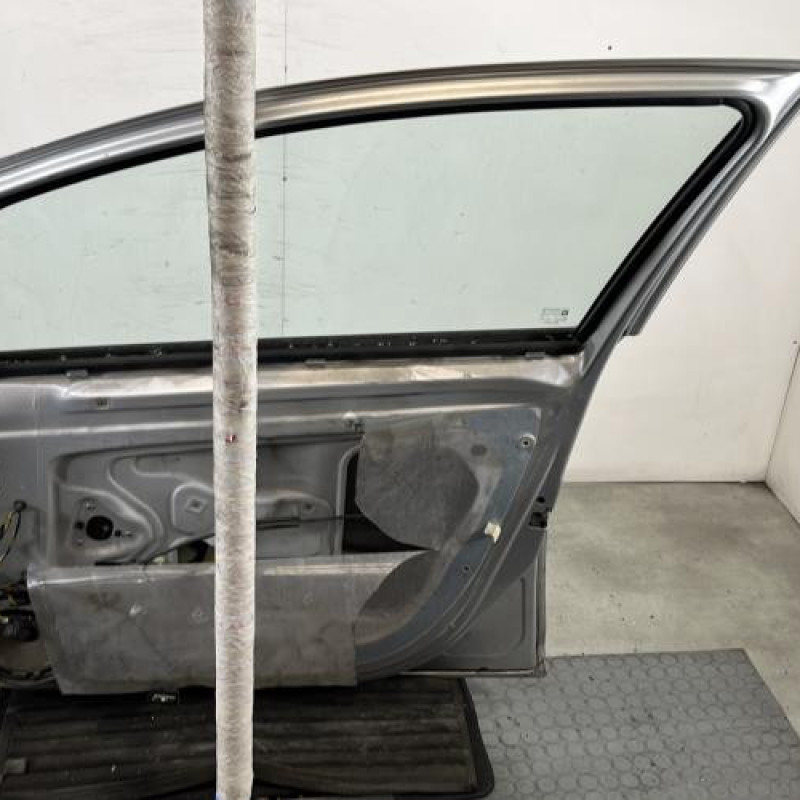 Porte avant droit OPEL CORSA D Photo n°7