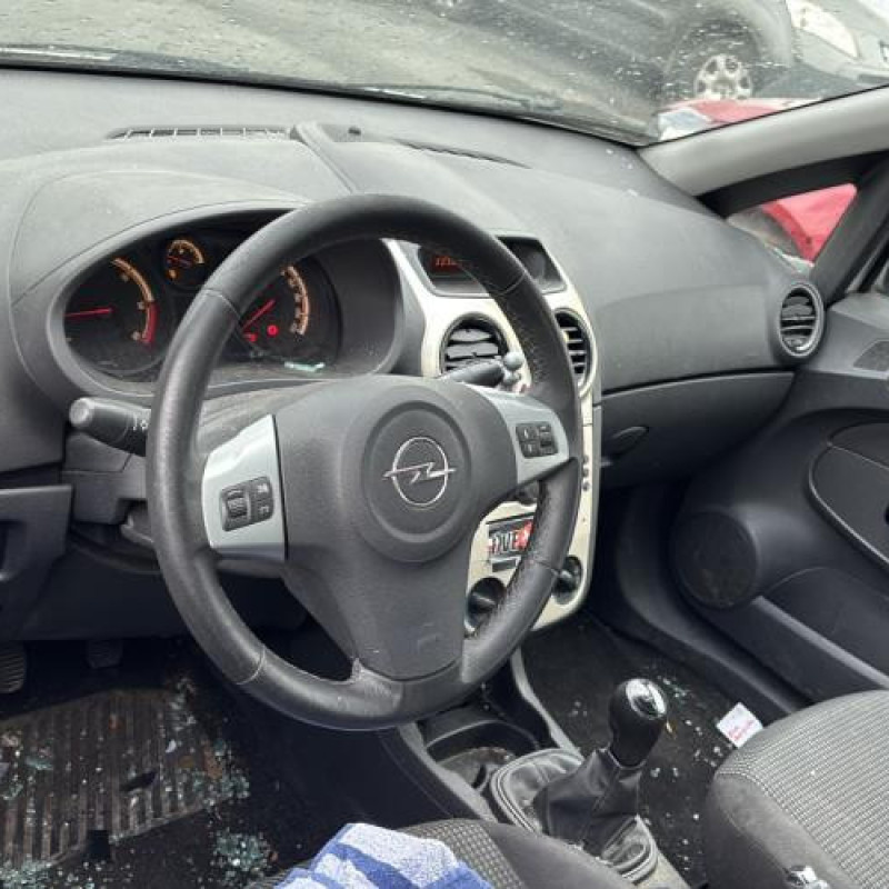 Porte avant droit OPEL CORSA D Photo n°20