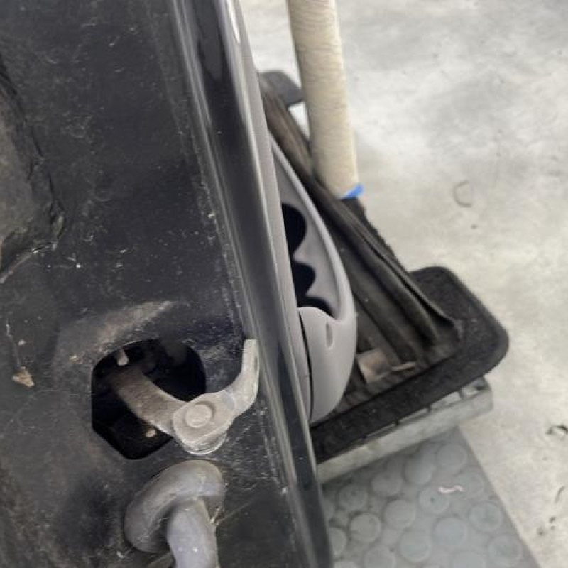 Porte avant droit FORD KA 1 Photo n°4