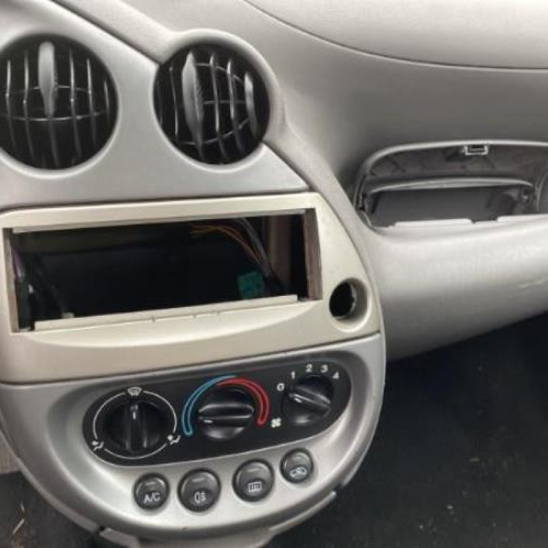 Porte avant droit FORD KA 1 Photo n°12