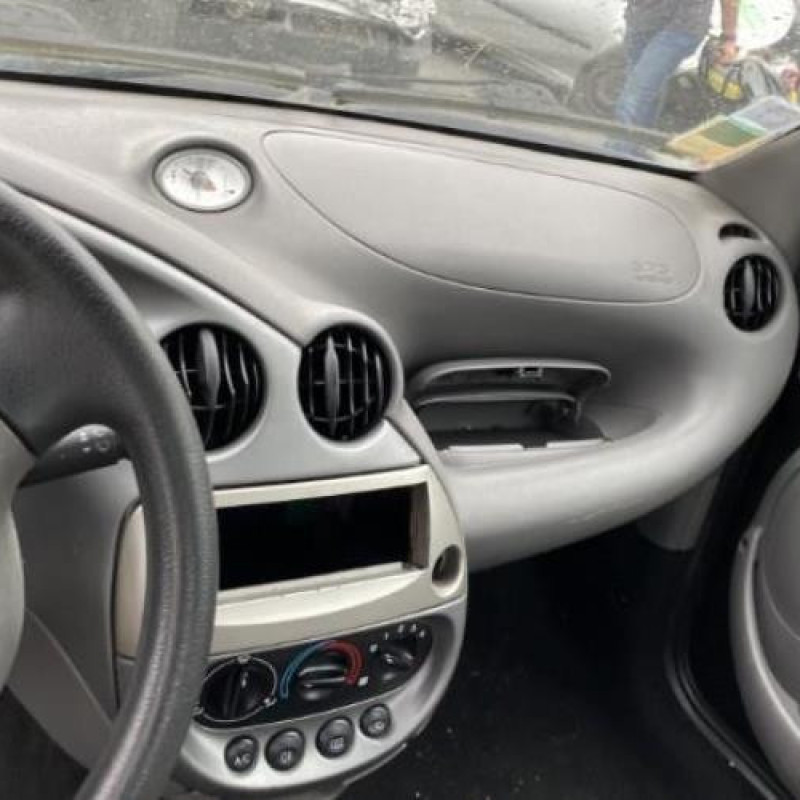 Porte avant droit FORD KA 1 Photo n°13