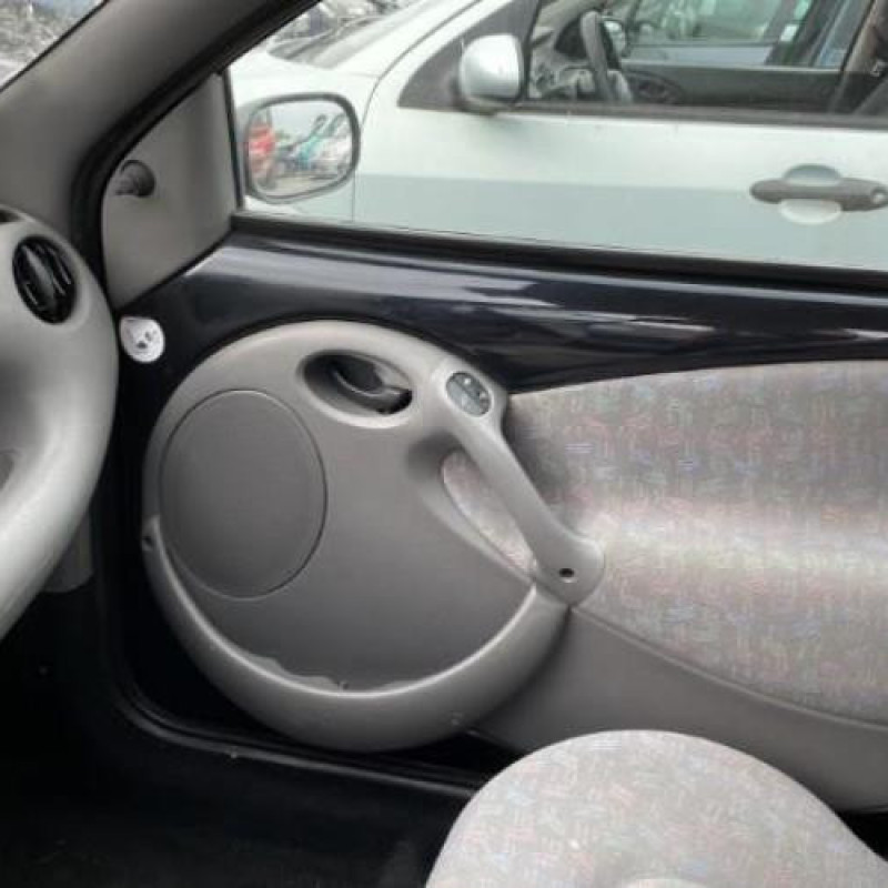 Porte avant droit FORD KA 1 Photo n°20