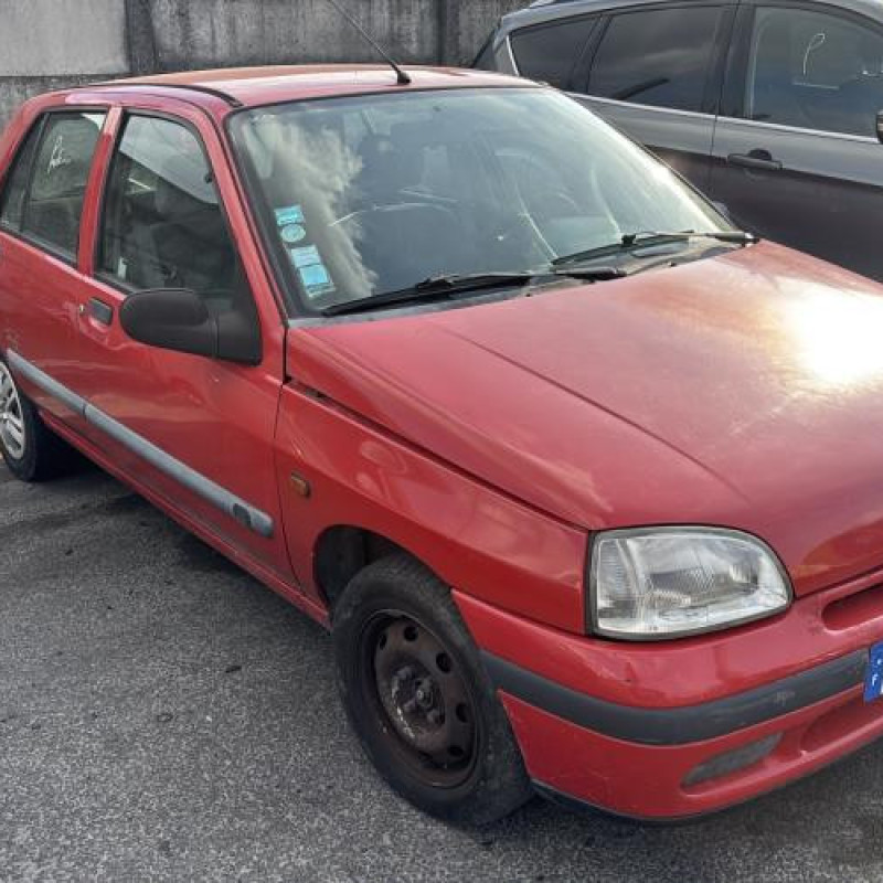 Pare choc arriere RENAULT CLIO 1 Photo n°8