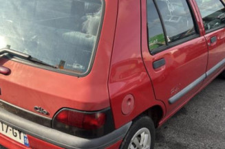 Pare choc arriere RENAULT CLIO 1