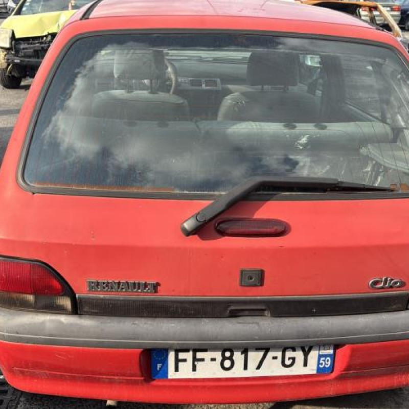Pare choc arriere RENAULT CLIO 1 Photo n°11