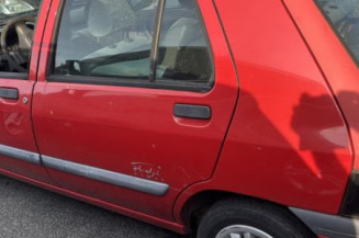 Pare choc arriere RENAULT CLIO 1