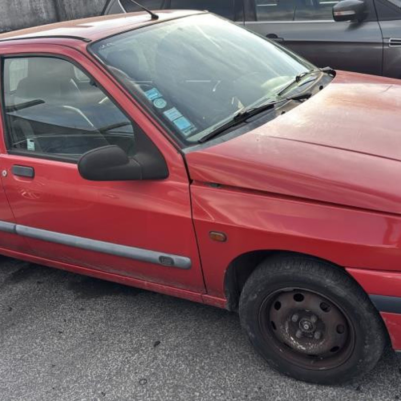 Pare choc arriere RENAULT CLIO 1 Photo n°13
