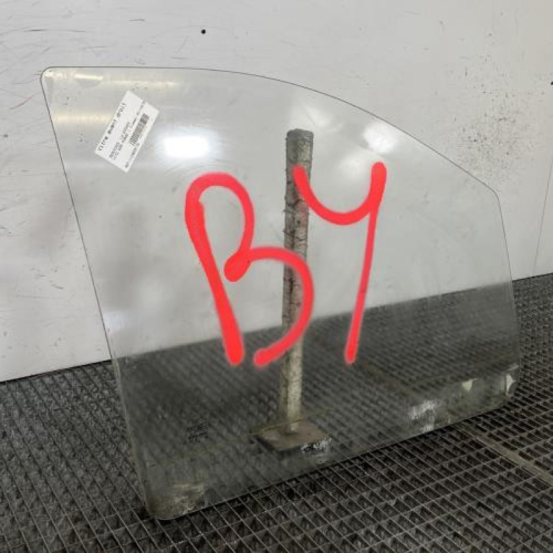 Vitre avant droit MERCEDES VITO 639 Photo n°3