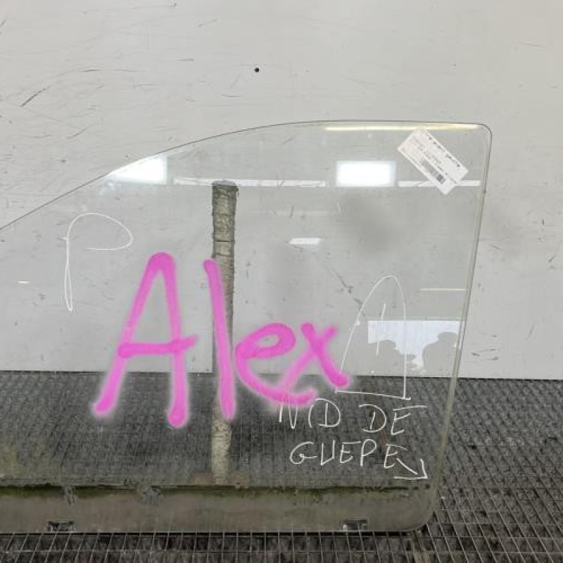 Vitre avant gauche MERCEDES VITO 639 Photo n°1