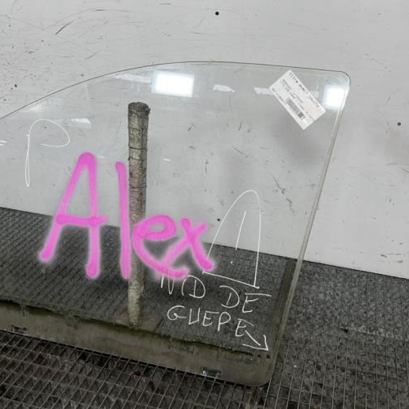 Vitre avant gauche MERCEDES VITO 639 Photo n°3