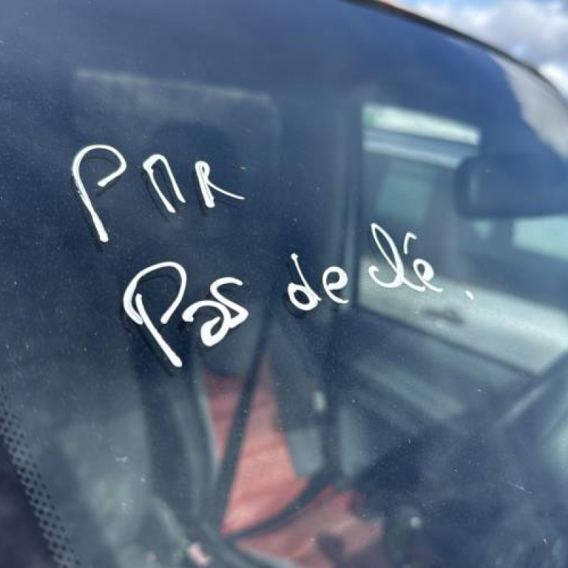 Vitre avant gauche MERCEDES VITO 639 Photo n°13