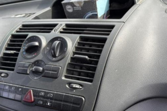 Vitre avant gauche MERCEDES VITO 639