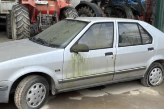 Vitre avant droit RENAULT R19