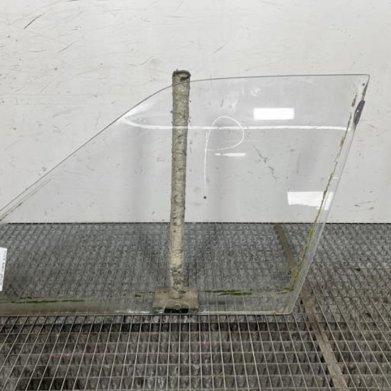 Vitre avant gauche RENAULT R19 Photo n°1