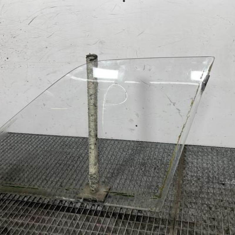 Vitre avant gauche RENAULT R19 Photo n°3