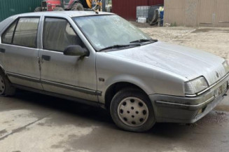 Vitre avant gauche RENAULT R19