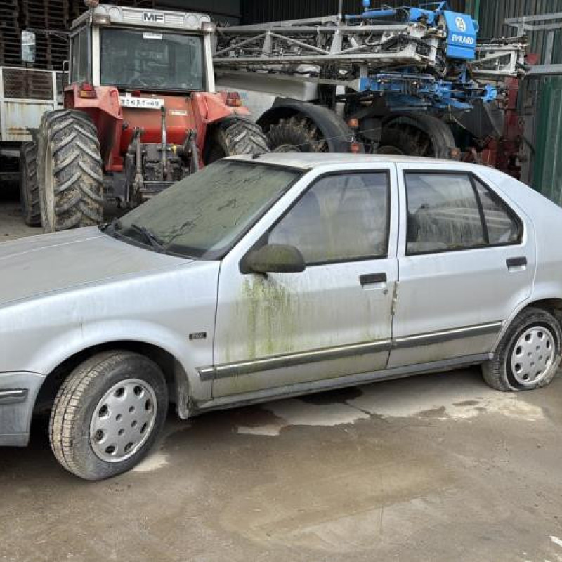 Vitre avant gauche RENAULT R19 Photo n°7