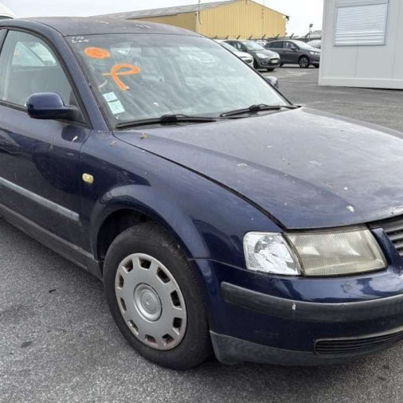 Vitre avant droit VOLKSWAGEN PASSAT 4 Photo n°6