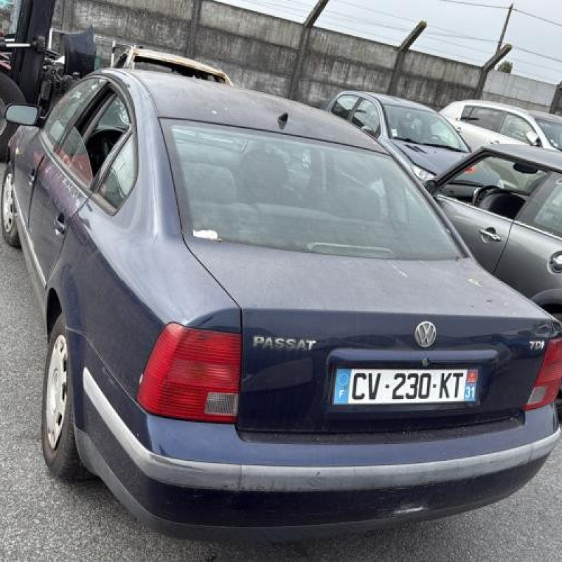 Vitre avant droit VOLKSWAGEN PASSAT 4 Photo n°9