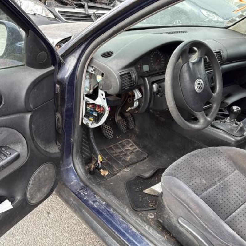 Vitre avant droit VOLKSWAGEN PASSAT 4 Photo n°19