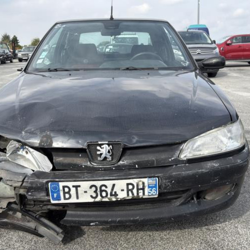 Vitre avant droit PEUGEOT 306 Photo n°12