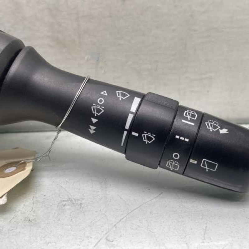 Commodo d'essuie glaces TOYOTA VERSO Photo n°2