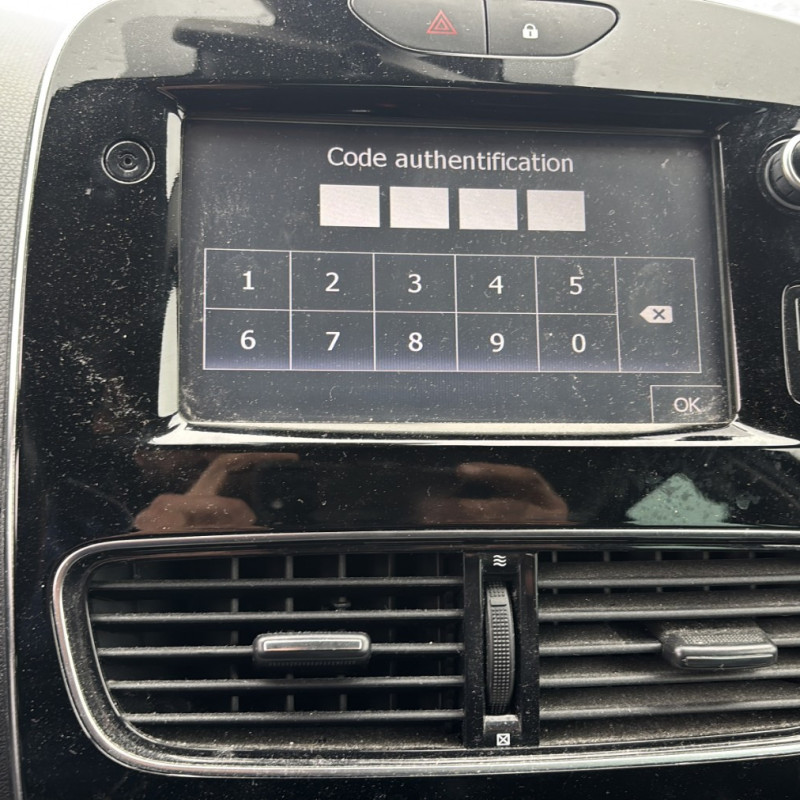 RENAULT CLIO 4 PHASE 2 1.5 DCI - 8V TURBO Photo n°16