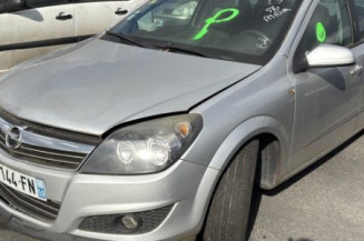 Reservoir essence OPEL ASTRA H Photo n°1