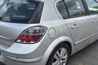 Reservoir essence OPEL ASTRA H
