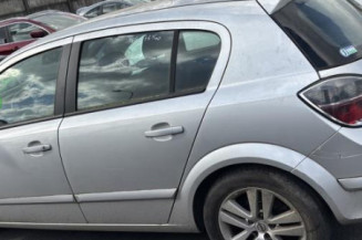 Reservoir essence OPEL ASTRA H